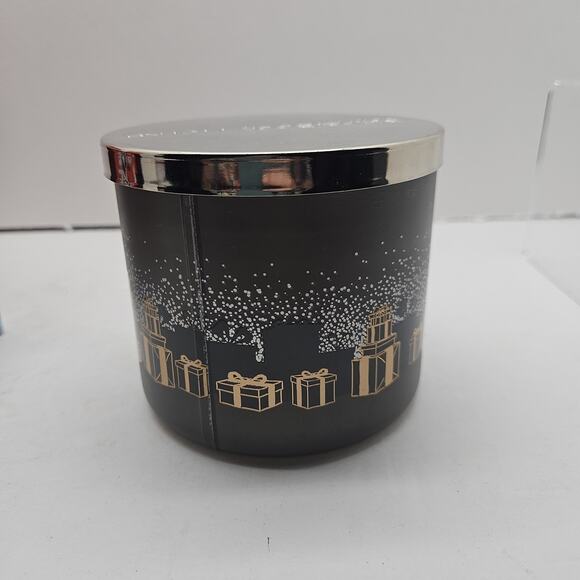 Bath & Body Works COOKIES WITH SANTA 3-Wick Candle Brand New 14.5 Oz - Picture 3 of 6